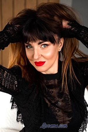 221685 - Viktoriia Age: 46 - Ukraine