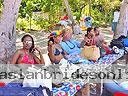 cartagena-women-boat-1104-19