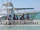 cartagena-women-boat-1104-40